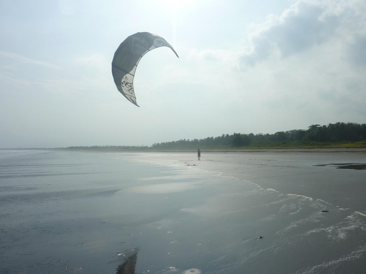 Hostal Pachamama Isla de Canas 外观 照片